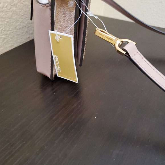 Michael kors Signature Jet Set Charm Small Crossbody - Picture 3 of 10